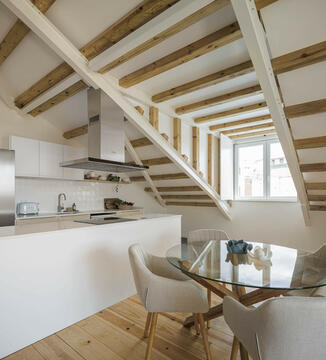 Gallery of 8 de Maio Square Mansards / Tisem  - 4