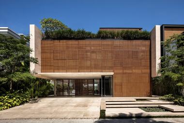 Casa das Empenas / Marcos Bertoldi Arquitetos