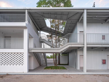 Edifício Temporário na Guangde Road / Atelier Z+
