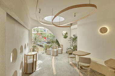 Galería de Paisajismo en cafés: 10 proyectos que integran vegetación con arquitectura  - 3