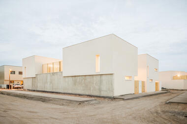 Casas 10 Pátios / Maignial Architectes & Associés