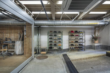 Circulation Retail and Repair Workshop / DDAA