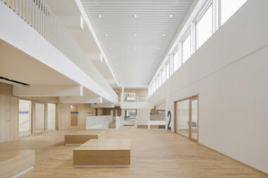 Gallery of Secondary School Refurbishment and Expansion / wulf architekten  - 10