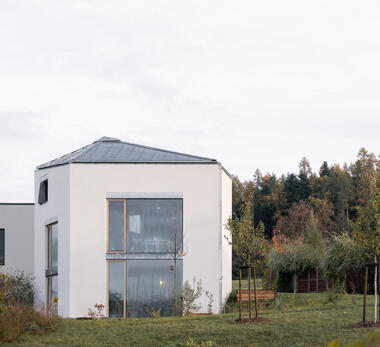 Casa com Sete Andares / Malý Chmel
