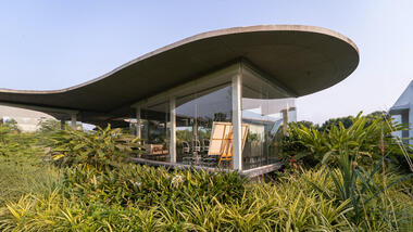 Amoeba Office / Hiren Patel Architects