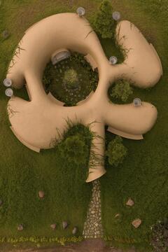 Gallery of Into The Wild House / Earthscape Studio  - 2