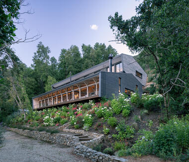 Casa Namoncahue  / Schwember García-Huidobro Arquitectos