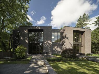 Casa 10° de separación / Atelier RZLBD