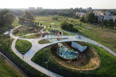 Playgrounds in Jaworek Park in Tychy / RS + Robert Skitek