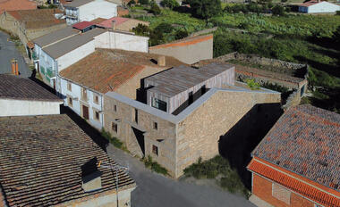 Galería de La Casa Escondida / Hombre de Piedra Arquitectos + Juan Ignacio Vilda Marín  - 1