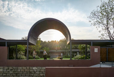 Bushe Boutique Hotel / MAT Office