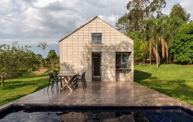 MI Casa / Estúdio Marion + Ivan Ventura Arquitetura