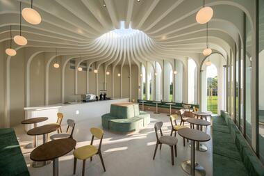 Galeria de Cafeteria Curvy Dining / Unknown Surface Studio  - 9