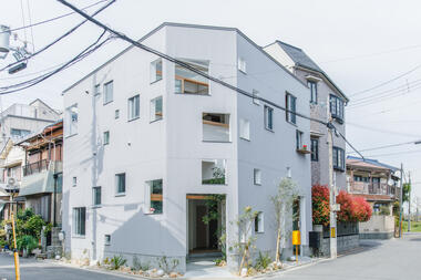 Gallery of 13 Pieces House / FUMIASO ARCHITECT & ASSOCIATES  - 1