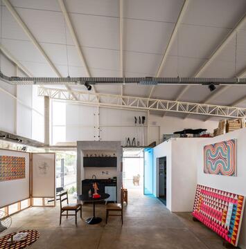 Gallery of Artist Studios and Creative Workspaces: 8 Latin American Projects that Blend Work, Living, and Exhibition Spaces  - 18