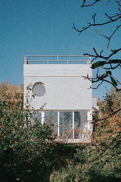Casa MON58 / Associati