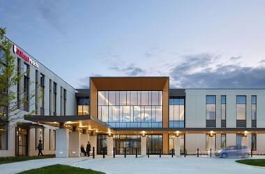 Gallery of UChicago Medicine Crown Point / Perkins&Will  - 1