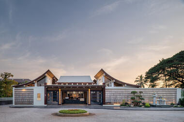 Another Smith Restaurant / TasteSpace