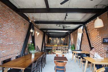Galería de Tienda de Café MƯA / 85 Design  - 2
