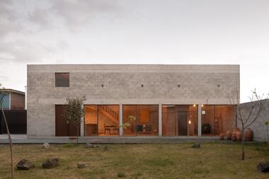Casa Nogal / Escobedo Soliz