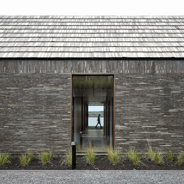 Gallery of Lakeside Gallery Residence / Atelier Échelle  - 7