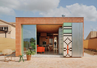 MYM House  / PASTOR Y GONZÁLEZ arquitectos