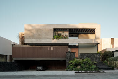 Casa Zenzy / Di Frenna Arquitectos