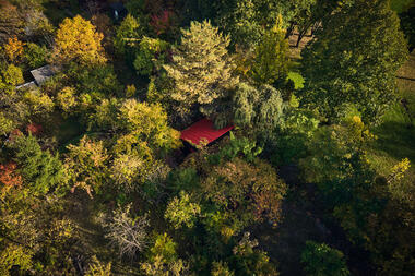 House of Color Downtown Oasis  / NOKE Architects