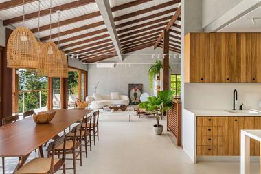 Casa Ubatuba / Andrea Murao Arquitetura e Interiores