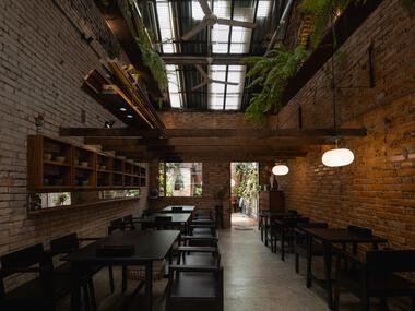 Ton That Dam Cafetería y Restaurante / xưởng xép