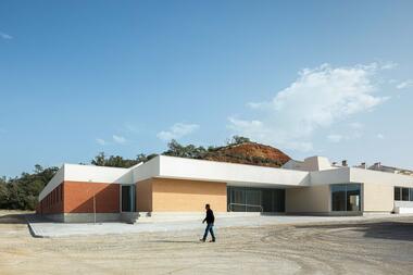 Gallery of Odemira Cerebral Palsy Association  / Câmara Municipal de Odemira – Divisão Obras Municipais  - 14
