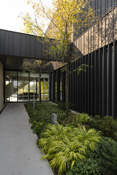 Gallery of Residence Terrebonne / Saucier + Perrotte architectes  - 12