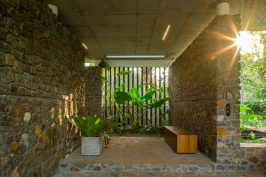 Gallery of The House That Meets the River / LIJO RENY architects  - 43