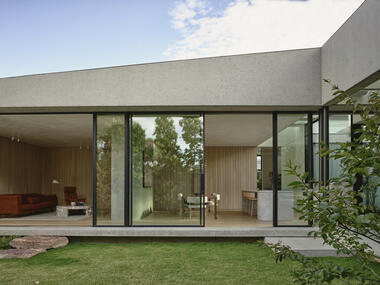 Fairfield Courtyard House / Taylor Knights