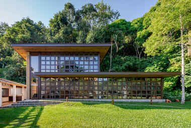 Barreiros Association Office / Dall'Ovo Magalhães Arquitetura