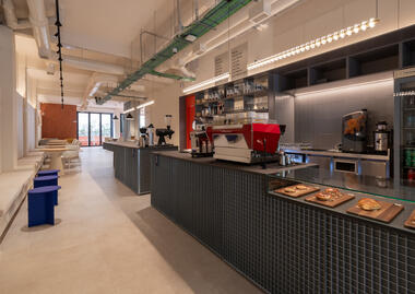 Miksi Social Work Cafe / Berd Studio