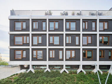 Extensão do Hotel WOOD QGAT / BAILORULL 