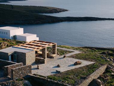 The Outdoor House  / Sigurd Larsen