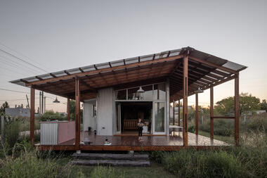 Casa Ona / Juliana Mondinalli - Franco Palacios Beltran