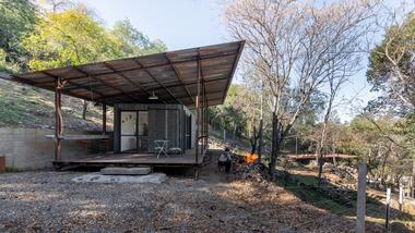 Modern Spolia: Harvesting Building Materials from Demolition Sites