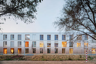 Refugio para mujeres sin hogar en Barcelona / Vivas Arquitectos