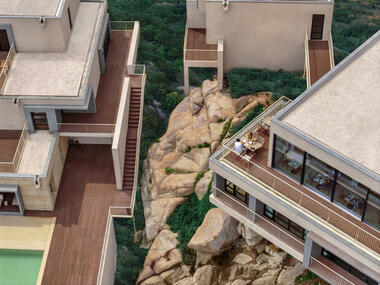 Lost Villa · Huanglong Island Lighthouse Hotel  / WJ STUDIO