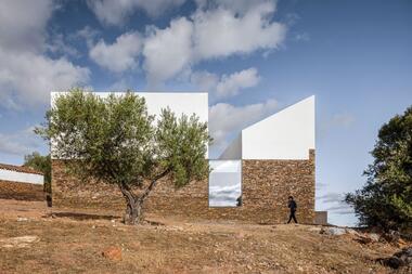 Casa Mortuária de Barrancos   / Mesa Atelier