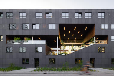 Suite 9 at Delft University of Technology Campus / Studioninedots